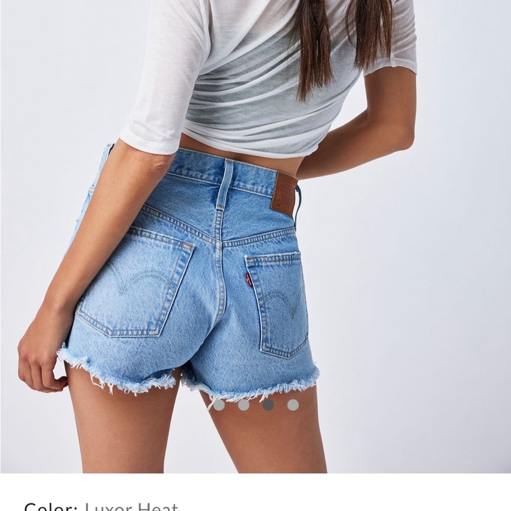 Levi Original Button Fly Distressed Shorts size 26